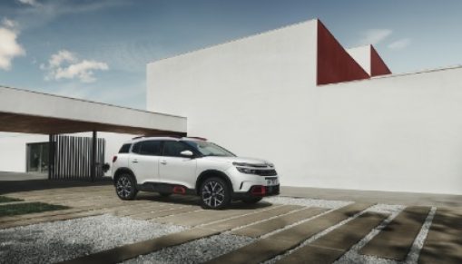 https://fr-media.citroen.com/sites/default/files/styles/cropping_image/public/field/image/5/CL%2018.023.002_0.jpg?itok=9kHYLbm_